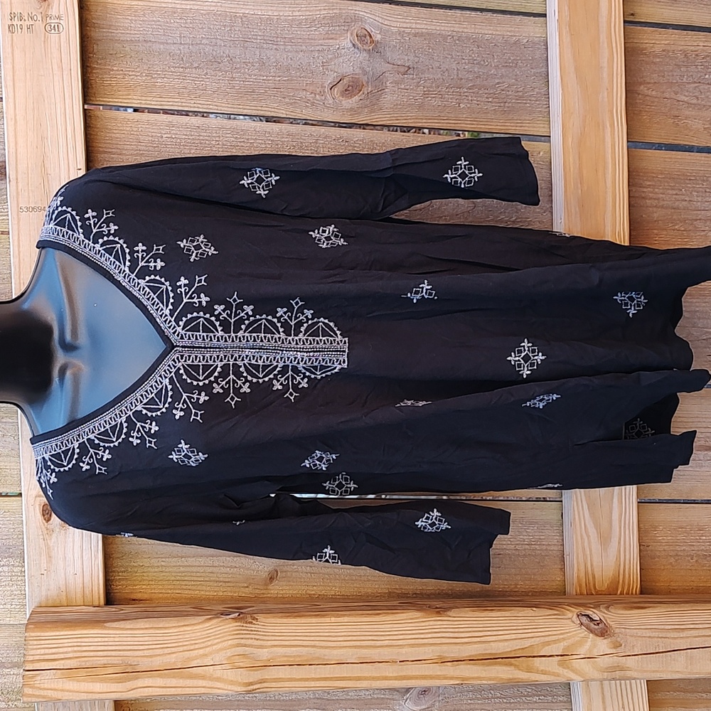 🏵️ J. Jill Black Embroidered Tunic NWT